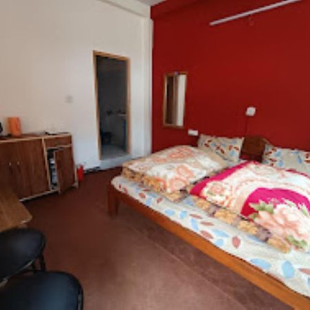 Hotel Renu Paradise , Ayodhya Extérieur photo