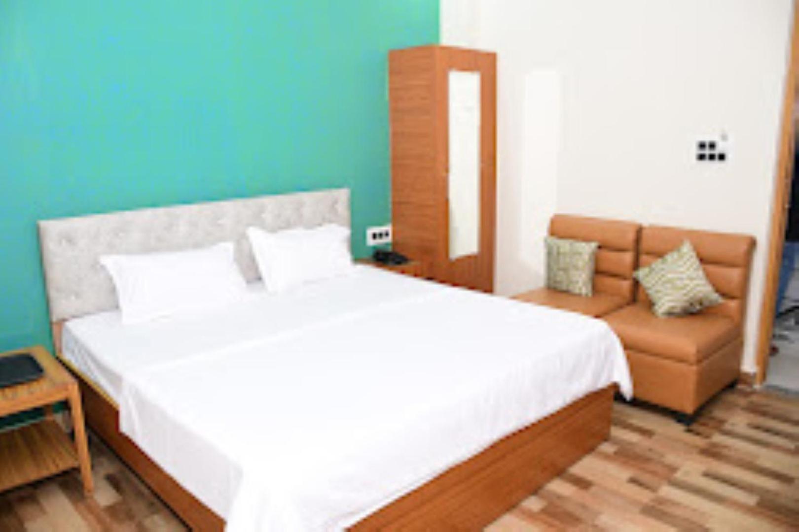 Hotel Renu Paradise , Ayodhya Extérieur photo